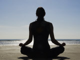 John Warburton-lee - Yoga on the Beach, Northern Ireland - Fotografik Baskı
