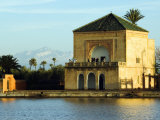 Morocco Marrakesh Menara Garden Pavilion Water Basin Lámina fotográfica por Christian Kober Morocco Marrakesh Menara Garden Pavilion Water Basin Lámina fotográfica por Christian Kober