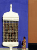 Passes Iron Grillwork and Pastel Shades of Colonial Mansion, Plaza De Armas in Trujillo, Peru Photographie par Andrew Watson