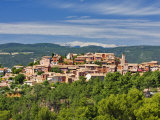 Distant View of the Hilltop Town Showing the Red-Ochre Buildings with Mont Ventoux Beyond Photographie par Guy Edwardes