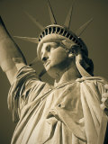 Statue of Liberty, New York City, USA Photographie par Jon Arnold