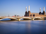 Battersea Power Station across the River Thames, London, England, United Kingdom, Europe Photographie par Guy Edwardes