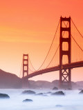 California, San Francisco, Golden Gate Bridge from Marshall Beach, USA Fotografie-Druck von Alan Copson