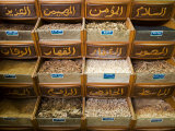 Spices for Sale in the Souq-Al-Atterine Near Khan El-Khalili, Cairo, Egypt Photographie par Julian Love