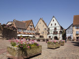 Flower Tubs in Place Du Chateau Square in Medieval Village on the Wine Route, Eguisheim Photographie par Pearl Bucknall