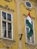 Hungarian Flag and House Detaill, Uri Utca, Old Town, Budapest, Hungary, Europe Fotografisk trykk av Jean Brooks Hungarian Flag and House Detaill, Uri Utca, Old Town, Budapest, Hungary, Europe Fotografisk trykk av Jean Brooks