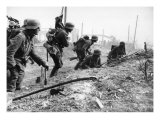German Soldiers of the German Mortar Detachment in the Battle for Stalingrad August 1942 Giclee Print