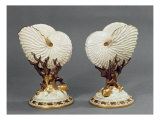 Pair of Worcester Vases Shaped as Nautilus Shells, 1880 reproduction procédé giclée par James Hadley