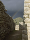 Rainbow Arcs Between Reconstructed Inca Walls Photographie par David Evans