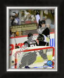 Sidney Crosby Celebrates his 100th Career NHL Goal Framed Photographic Print