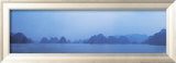 Halong Bay Affiche par Philip Plisson
