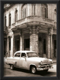 Car Near Building with Balcony Láminas por Nelson Figueredo Car Near Building with Balcony Láminas por Nelson Figueredo