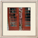 Cabine téléphonique, Londres, 1963 Affiches par Norman Parkinson