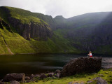 Young Woman Meditating, Coumshingaun Lough, Coeragh Mountains, County Waterford, Ireland Photographie