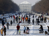 Hundreds Enjoy the Cold Weather on the Frozen Canal Near the Baroque Castle Nymphenburg in Munich Photographie