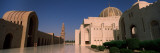 Courtyard of a Mosque, Sultan Qaboos Grand Mosque, Muscat, Oman Lámina fotográfica por Panoramic Images Courtyard of a Mosque, Sultan Qaboos Grand Mosque, Muscat, Oman Lámina fotográfica por Panoramic Images