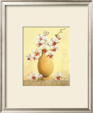 Un Vase Blanc Art by Gérard Beauvoir