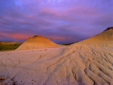 Badlands at Twilight in the Little Missouri National Grasslands, North Dakota, USA Lámina fotográfica por Chuck Haney Badlands at Twilight in the Little Missouri National Grasslands, North Dakota, USA Lámina fotográfica por Chuck Haney