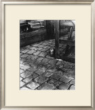 Dans la Cours, 255 Avenue Alesia, c.1947 Prints by Izis 