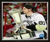 Sidney Crosby With the 2008-09 Prince of Wales Trophy Framed Photographic Print