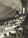The Hindenburg Zeppelin - 1936 Olympics Fotografie-Druck