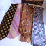 Four Yves Saint Laurent Ties Lámina fotográfica por Vanessa Wagstaff Four Yves Saint Laurent Ties Lámina fotográfica por Vanessa Wagstaff