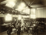 Kensington and Chelsea District School, Shoemaker's Shop Lámina fotográfica por Peter Higginbotham