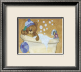 Bear with Blue Hat in Bathtub Posters par Catherine Becquer