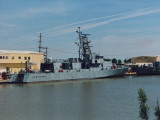 Patrol Craft Hurricane Moored to Pier, Under Construction at Bollinger Machine Shop and Shipyards Premium fotografisk trykk av John Bouvia Patrol Craft Hurricane Moored to Pier, Under Construction at Bollinger Machine Shop and Shipyards Premium fotografisk trykk av John Bouvia