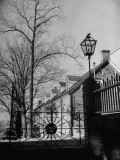 Salem College President's House, Now Occupied by Dr. Howard Rondthaler, in Old Salem Premium fotografisk trykk av Gabriel Benzur Salem College President's House, Now Occupied by Dr. Howard Rondthaler, in Old Salem Premium fotografisk trykk av Gabriel Benzur