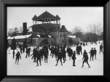 Ice Skating at Belle Isle, Detroit, Michigan Lámina giclée enmarcada
