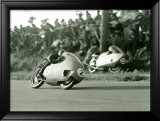 Guzzi GP Motorcycle Lámina giclée enmarcada por Giovanni Perrone