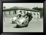 NSU GP Motorcycle Lámina giclée enmarcada por Giovanni Perrone