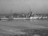 British Navy-H.M.S. Grenville Impressão fotográfica premium por William Vandivert British Navy-H.M.S. Grenville Impressão fotográfica premium por William Vandivert