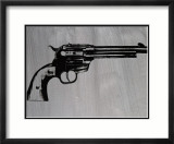 Gun, c.1981 (black on gray) Posters van Andy Warhol