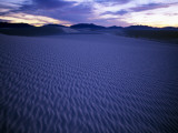 Blue Tinged Sand Toward Formations in the Distance at Sunset, White Sands, New Mexico, Usa Photographie par Alex Adams