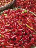 Red Chilli Peppers at a Market Stall Photographie par G. Wright
