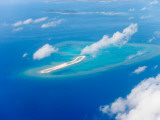 Flying over Okinawa Islands of Japan Photographie par Ippei Naoi