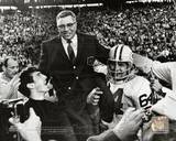 Vince Lombardi Being carried off the field after the Packers beat the Raiders in SuperBowl II Foto