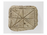 Objet rectangulaire de fonction inconnue à décor incisé géométrique Reproduction procédé giclée