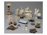 Contenue d'une tombe d'enfant. Divers objets en terre cuite, bois, os, plomb et bronze Lámina giclée Contenue d'une tombe d'enfant. Divers objets en terre cuite, bois, os, plomb et bronze Lámina giclée