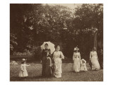Cinq femmes et deux petites filles devant une pièce d'eau Giclée-Druck von Gustave Eiffel