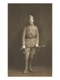Georges Salles en uniforme en pied Giclee-trykk av Paris Benjamin Georges Salles en uniforme en pied Giclee-trykk av Paris Benjamin