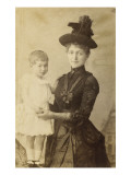 Claire Salles et son fils Robert Reproduction procédé giclée par et Cie Hermann