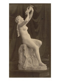Sculpture : femme nue assise tenant une corne, par Louis-Edmond Cougny reproduction procédé giclée par Charles Marville