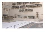 Cour du Sphinx: vue sur la frise de magnésie du Méandre du temple d'Artémis Leucophryène et les Giclée-Druck