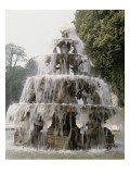 Vue du parc, fontaine de la Pyramide, bassin circulaire à margelles de marbre Lámina giclée por François Girardon Vue du parc, fontaine de la Pyramide, bassin circulaire à margelles de marbre Lámina giclée por François Girardon