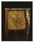 Commode, légèrement mouvementée, ouvrant à 2 tiroirs en façade. marqueterie Reproduction procédé giclée par Oostenryk Jacques Van