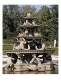 Vue du parc, fontaine de la Pyramide, bassin circulaire à margelles de marbre Lámina giclée por François Girardon Vue du parc, fontaine de la Pyramide, bassin circulaire à margelles de marbre Lámina giclée por François Girardon