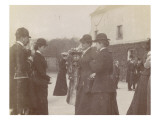 Villers-Cotterêts, personnages dans la cour Lámina giclée